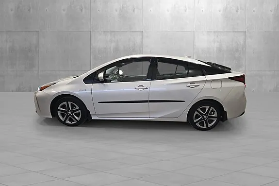 Toyota Prius 2019 photo 2