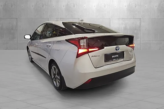 Toyota Prius 2019 photo 3