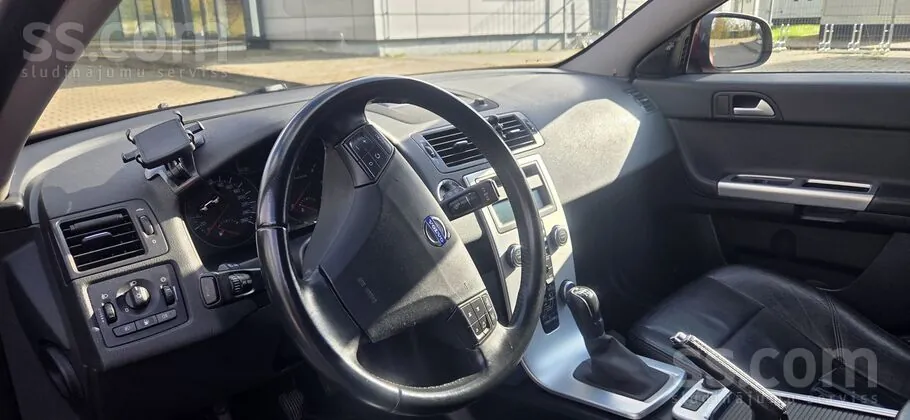 Volvo V50 2011 photo 2