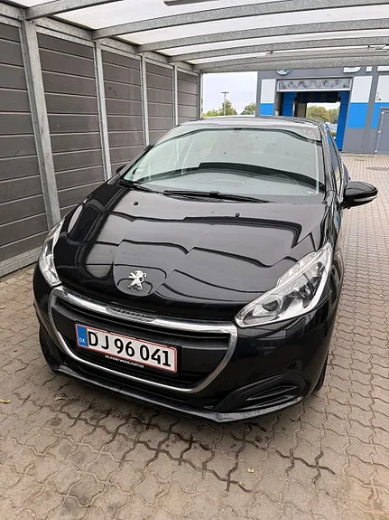 Peugeot 208