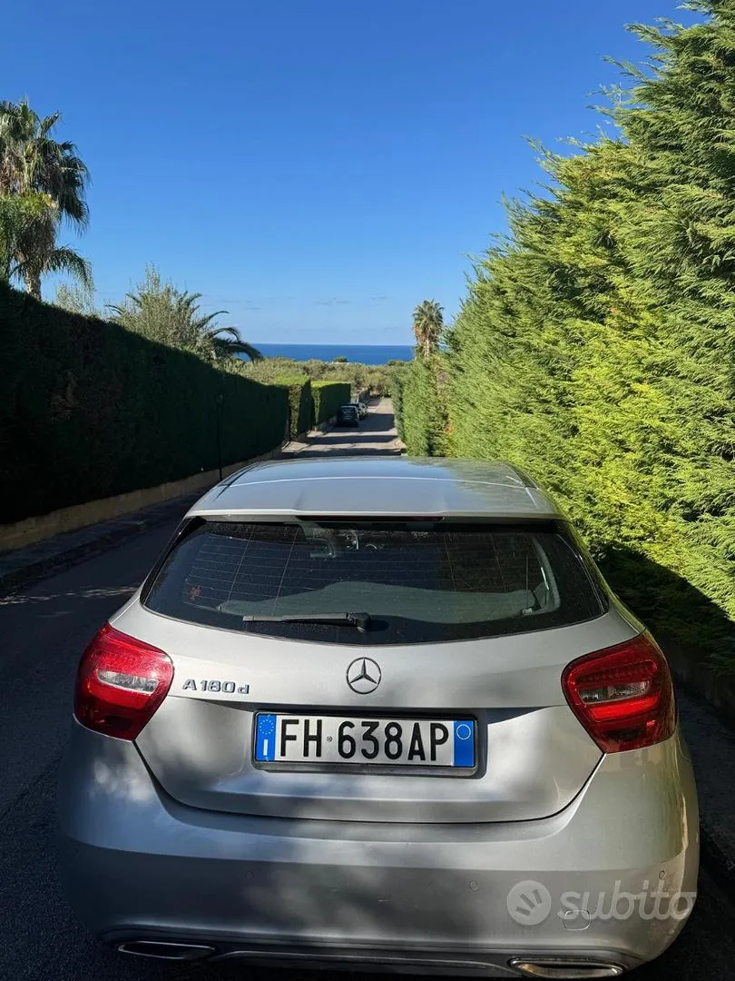 Mercedes-Benz A 2017 photo 3