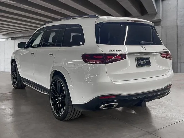 Mercedes-Benz Gls 2025 photo 3