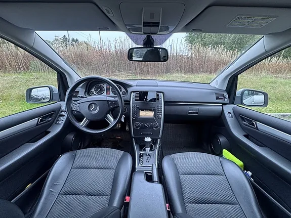 Mercedes-Benz 180 D 2010 photo 2
