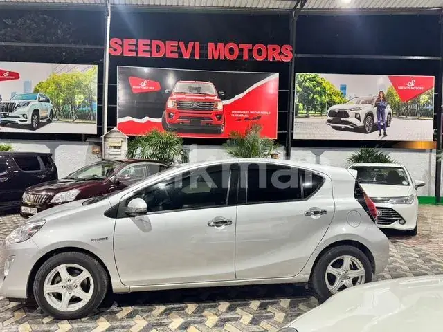 Toyota Aqua 2015 photo 4