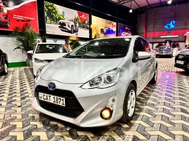 Toyota Aqua 2015 photo 2