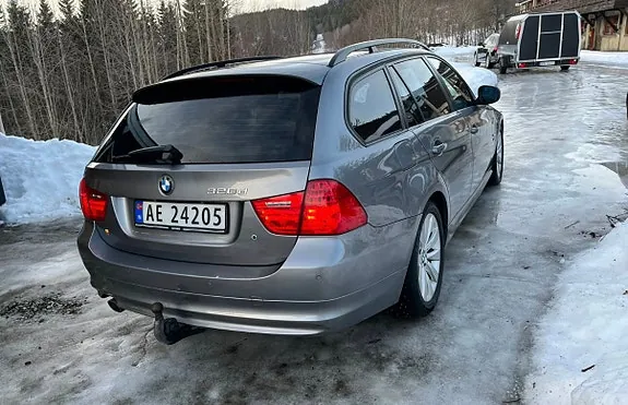 BMW 320D 2009 photo 4