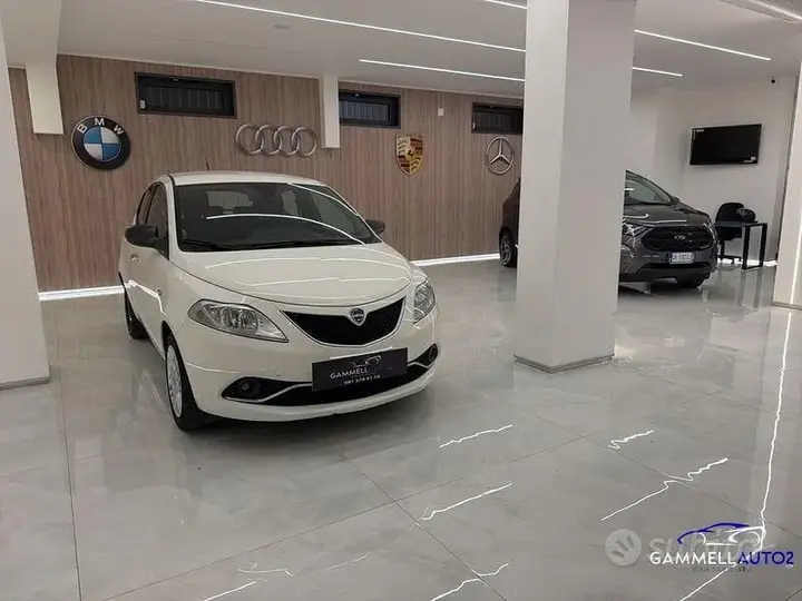 Lancia Ypsilon 2016 photo 2