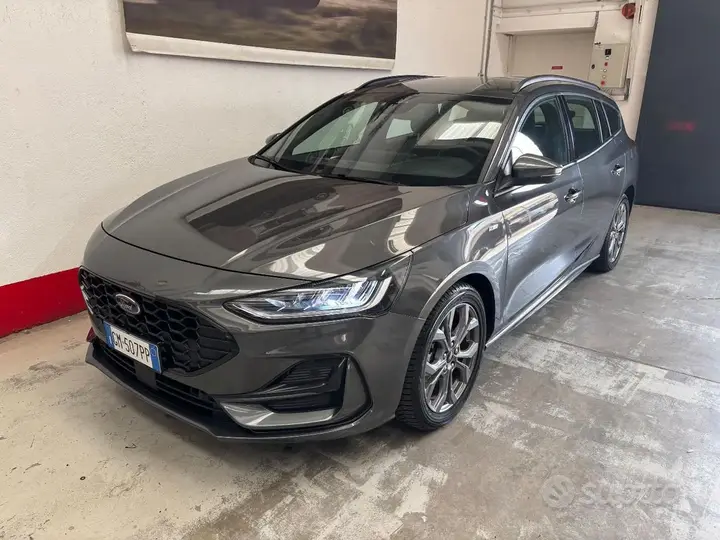 Ford Focus 2023 photo 3