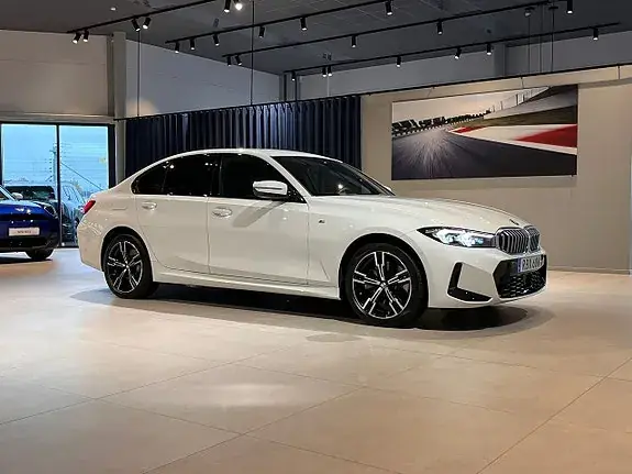 BMW 330E 2025 photo 3