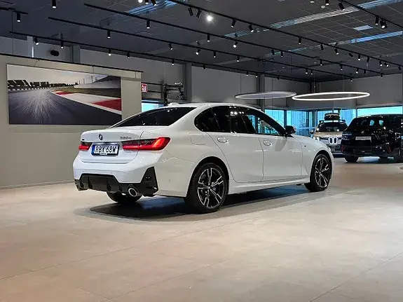 BMW 330E 2025 photo 4
