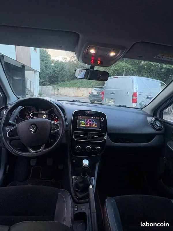 Renault Clio 2015 photo 3