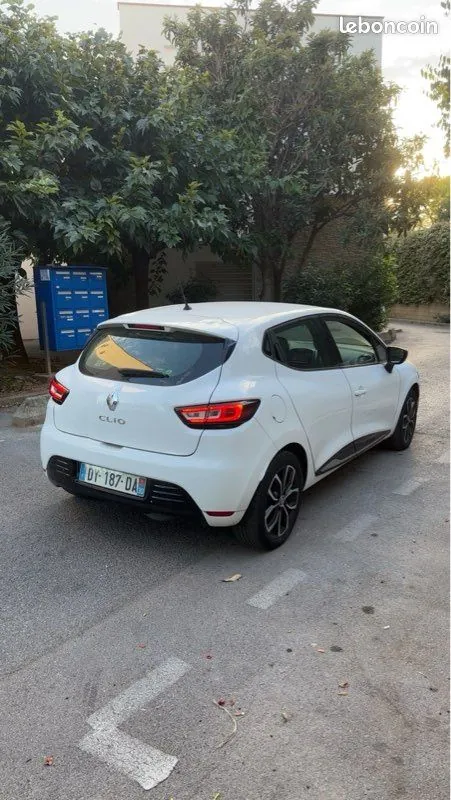 Renault Clio 2015 photo 2