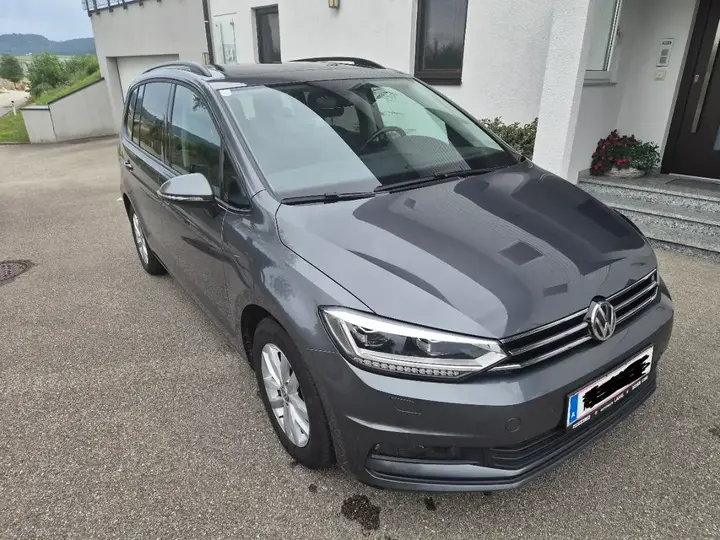 Volkswagen Touran 2019 photo 2