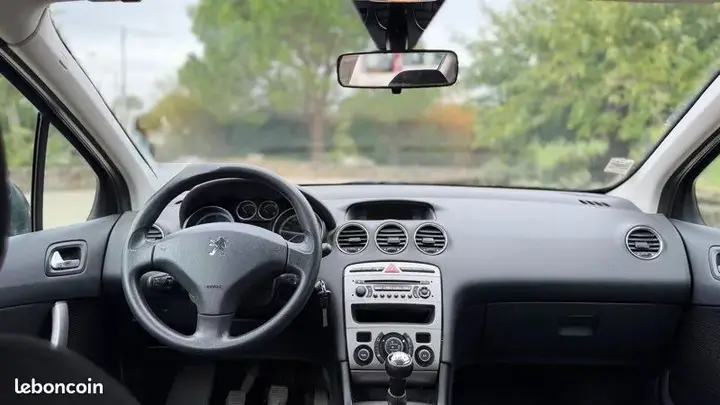 Peugeot 308 2008 photo 2