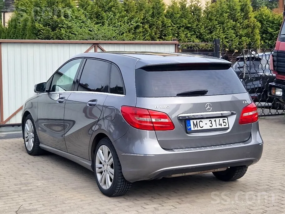 Mercedes-Benz B-Class 2012 photo 3