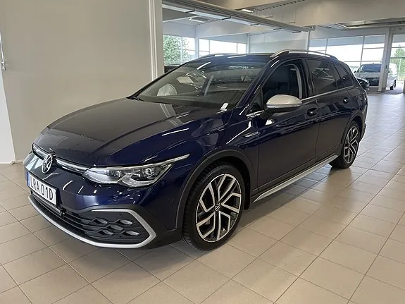 Volkswagen Golf I 2023 photo 3