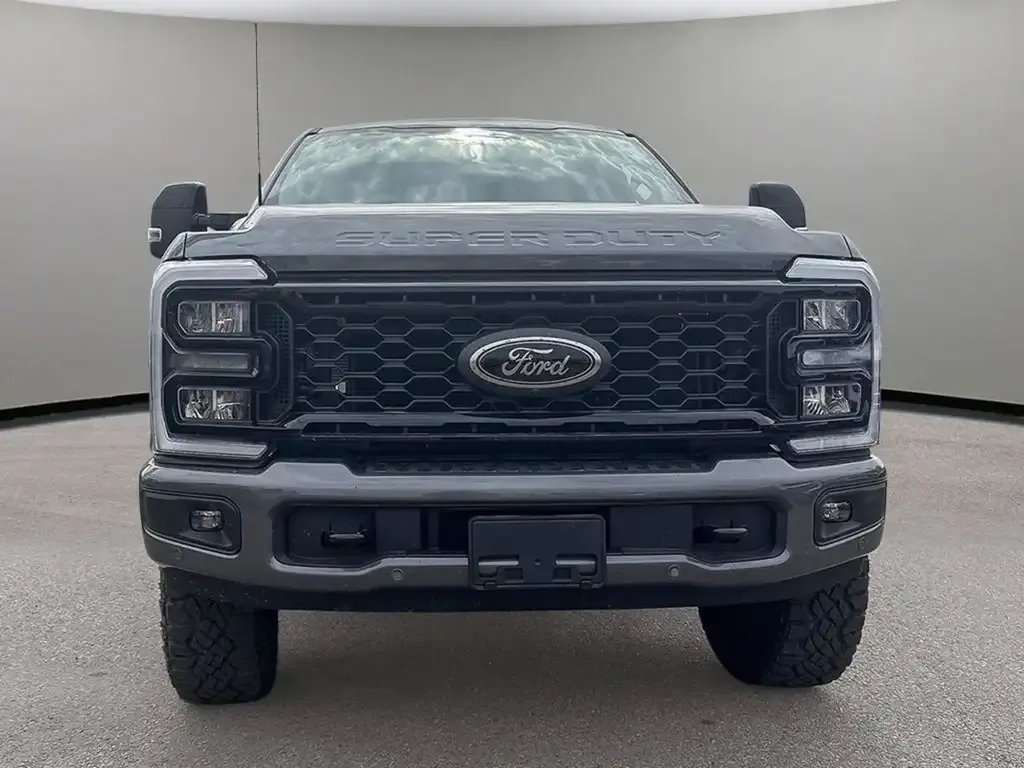Ford F-350 Super Duty 2026 photo 2