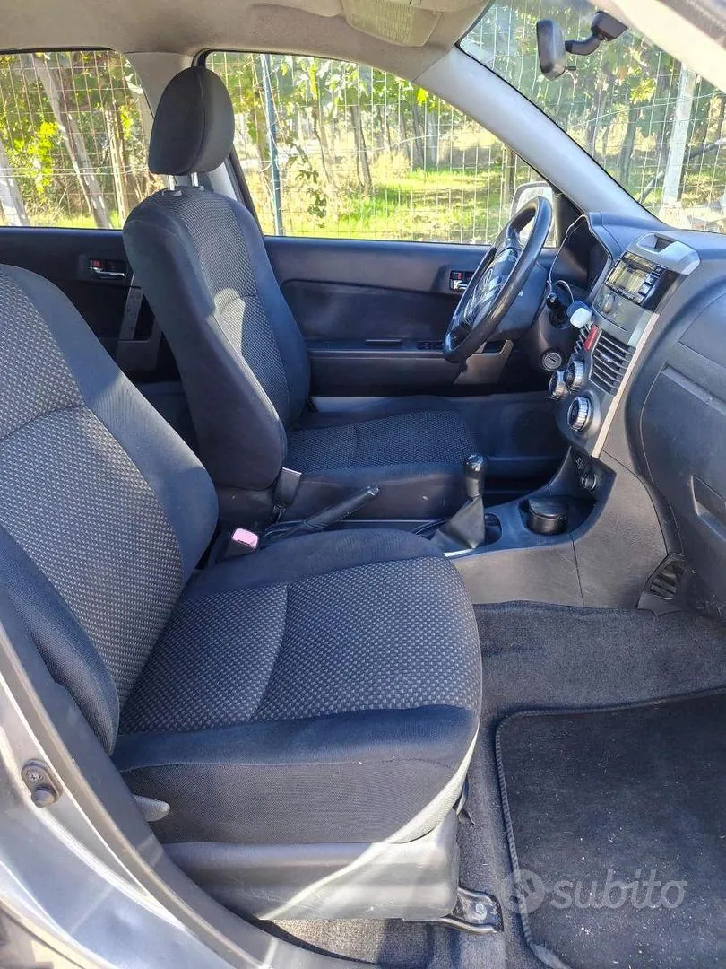 Daihatsu Terios 2010 photo 4
