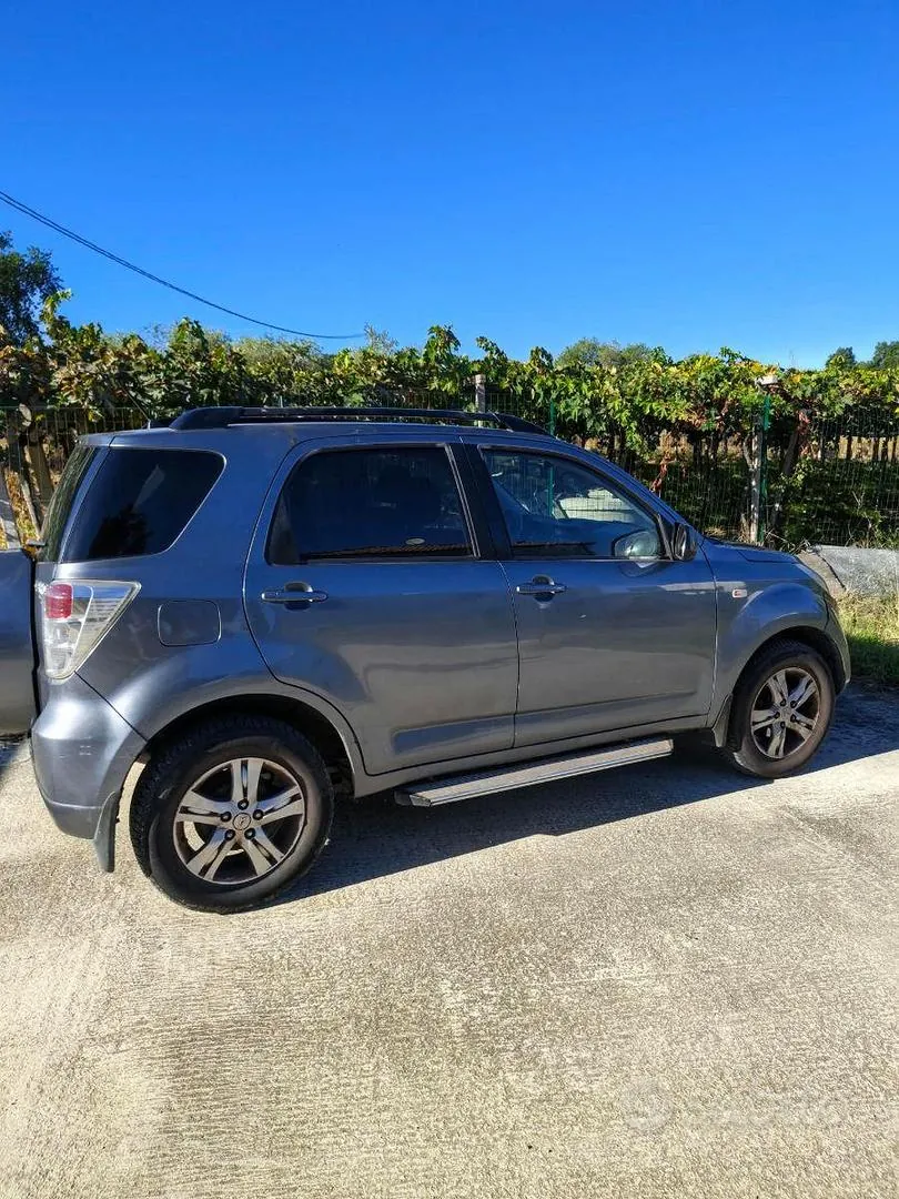 Daihatsu Terios 2010 photo 2
