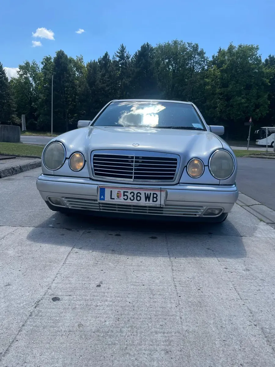 Mercedes-Benz Eklasse 1998 photo 3