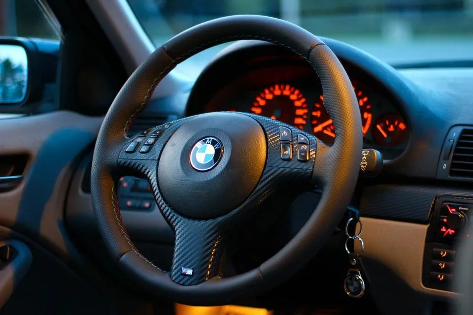 BMW 318I