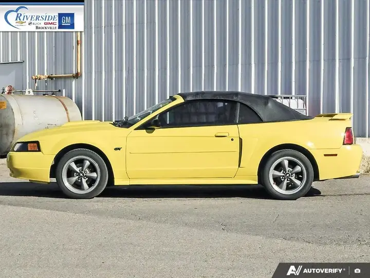 Ford Mustang 2001 photo 3