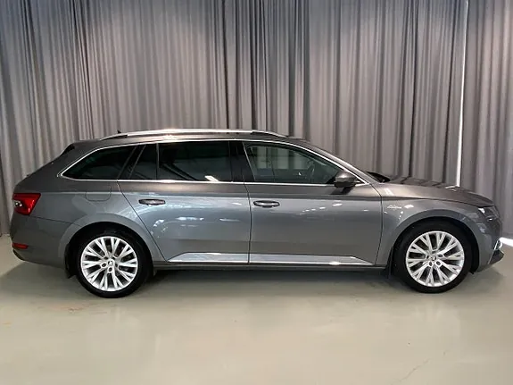 Skoda Superb 2023 photo 4