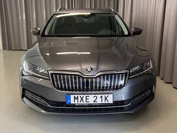 Skoda Superb 2023 photo 2