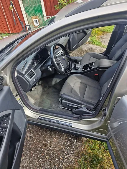 Volvo V70 2010 photo 5