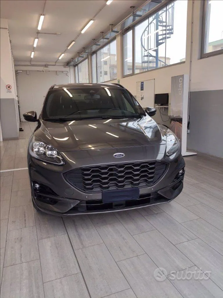 Ford Kuga 2023 photo 2