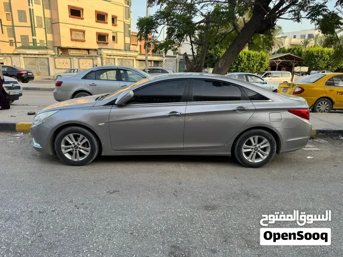 Hyundai Sonata 2012 photo 2