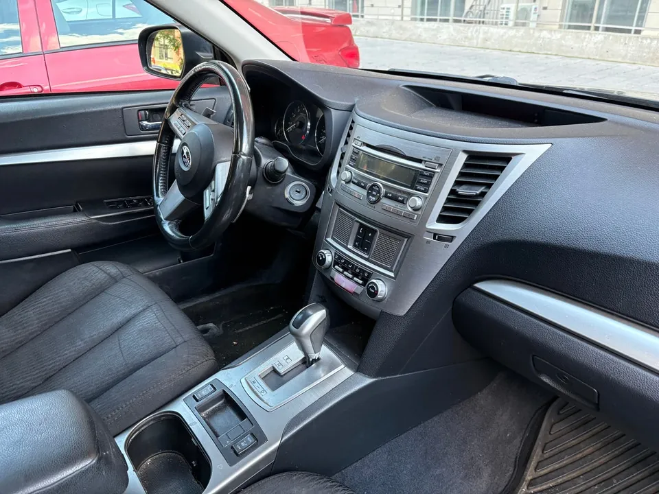 Subaru Outback 2010 photo 5