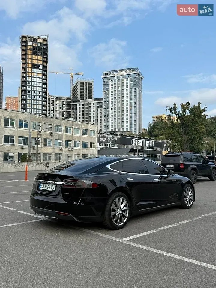 Tesla Model S 2013 photo 4