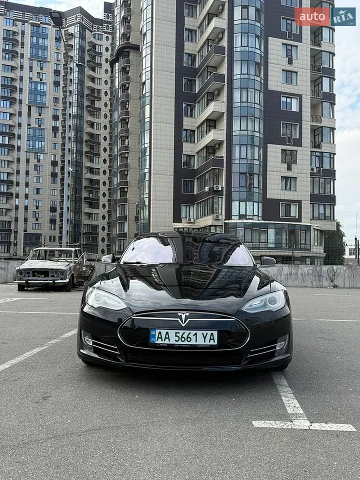 Tesla Model S