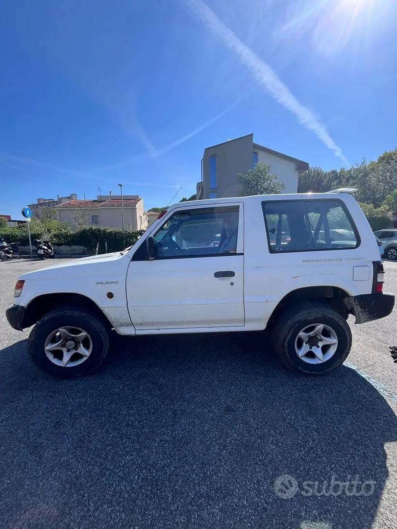 Mitsubishi Pajero 1999 photo 3