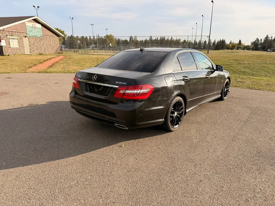 Mercedes-Benz E-Class 2012 photo 5