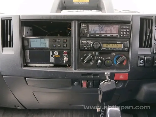 Isuzu Elf 2021 photo 4