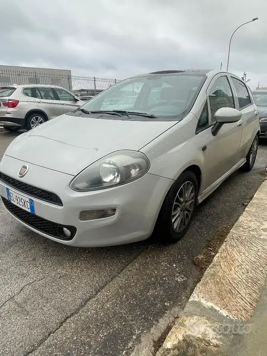Fiat Punto 2012 photo 4