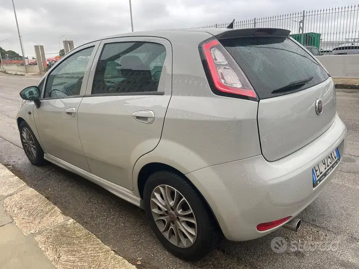 Fiat Punto 2012 photo 3