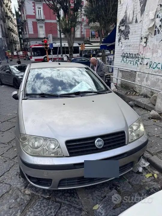 Fiat Punto 2004 photo 2