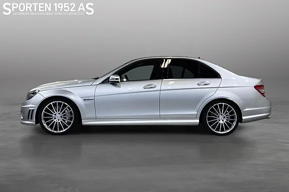 Mercedes-Benz C63 2010 photo 2