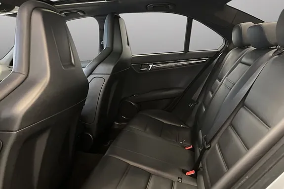 Mercedes-Benz C63 2010 photo 5