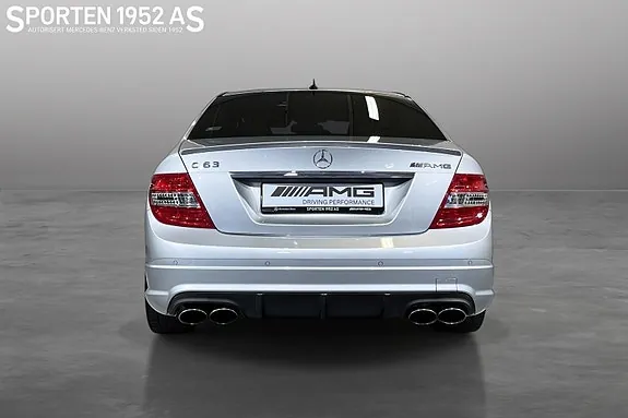 Mercedes-Benz C63 2010 photo 4