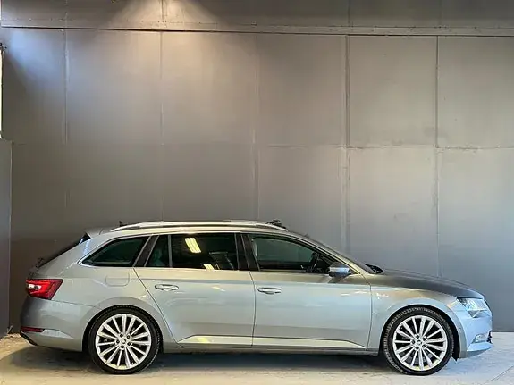 Skoda Superb 2017 photo 4