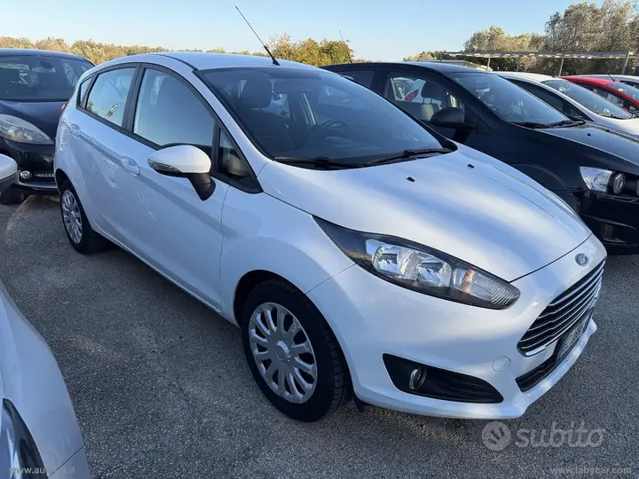 Ford Fiesta 2015 photo 2