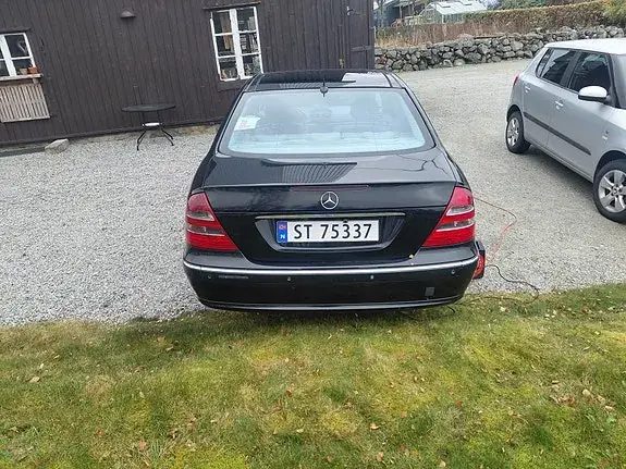 Mercedes-Benz E 220 D 2003 photo 5