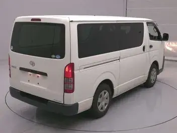 Toyota Hiace 2021 photo 3