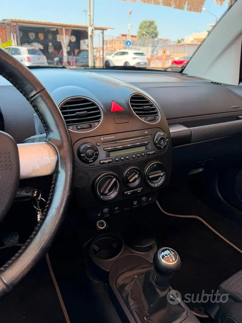 Volkswagen New Beetle 2009 photo 5