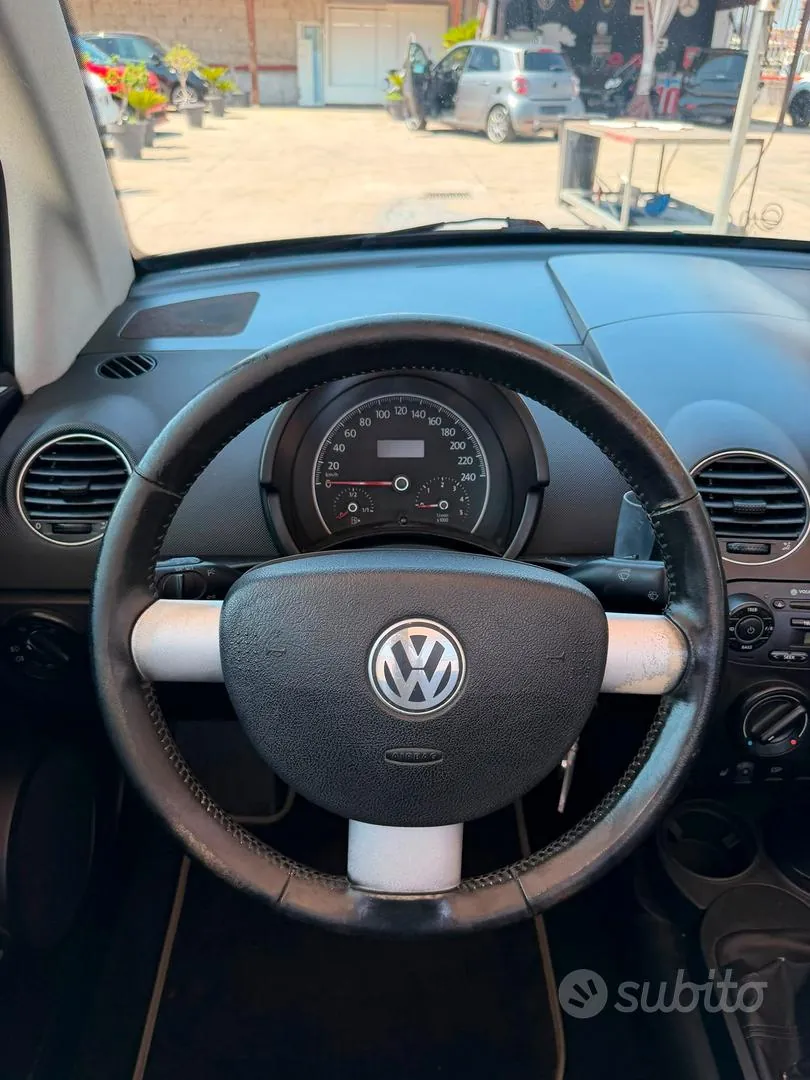 Volkswagen New Beetle 2009 photo 3