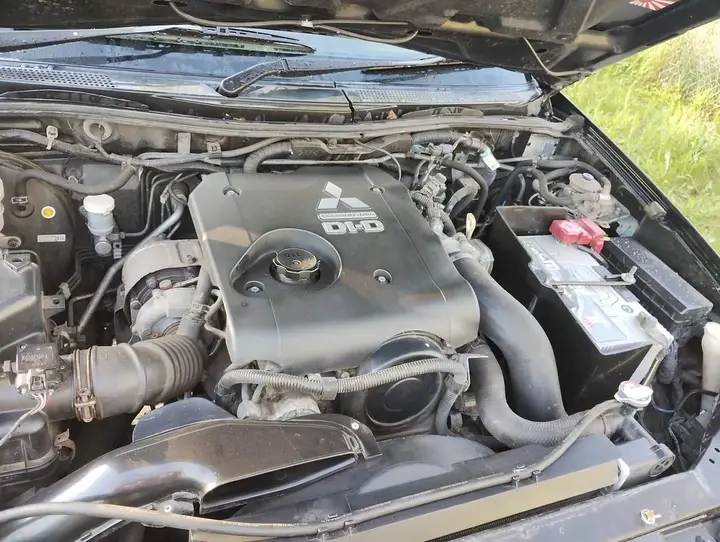Mitsubishi L200 2010 photo 4